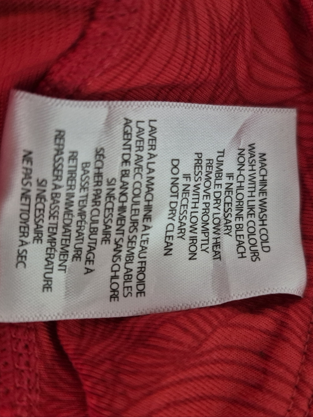 Red Women's Skort - Sleek Everyday Style - Picture 6 of 9